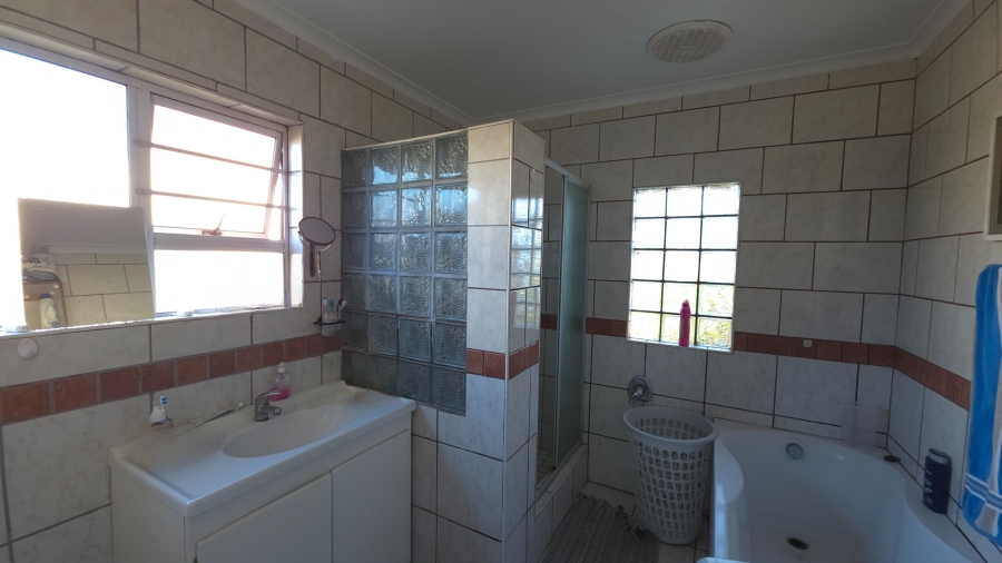 6 Bedroom Property for Sale in Bluewater Bay Western Cape